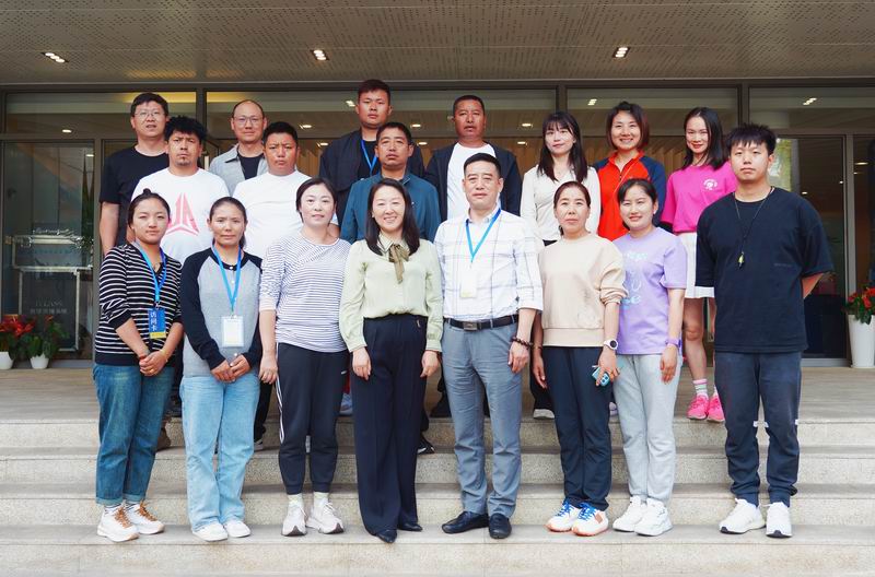 1698934337245356.jpg 集体照.jpg